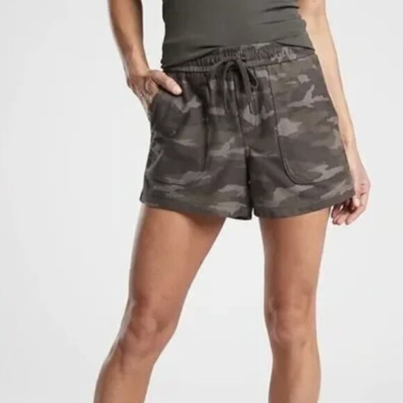 Athleta Farallon Camo Shorts Women's size 2 - Picture 1 of 9